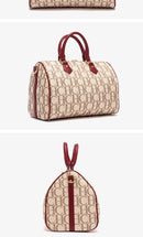 Bolsa Boston CHCH Monogram - A Elegância da Coleção Outono/Inverno