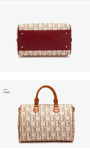 Bolsa Boston CHCH Monogram - A Elegância da Coleção Outono/Inverno