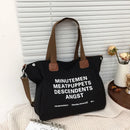 Bolsa Chic Canvas Charm Tote